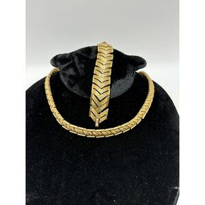 Crown Trifari Chevron Necklace Bracelet Vintage Etched Textured Signed Demi-Paru